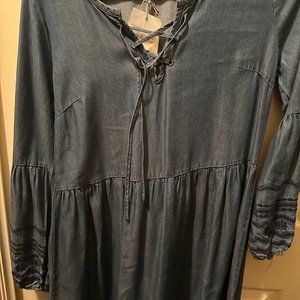 SKIES ARE BLUE TUNIC TOP NWT